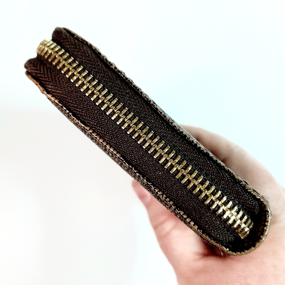 Michael Kors Jet Set Continental Coated Canvas Zip Around Wallet - Picture 4 of 10